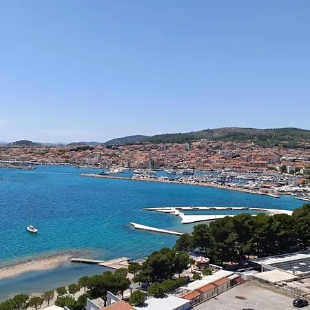 Alojamento de Acomodação e Pequeno-almoço Viktoria 4*