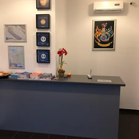 Alojamento de Acomodação e Pequeno-almoço Viktoria 4*