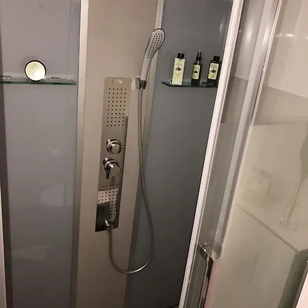 לינה וארוחת בוקר Viktoria וודיצה