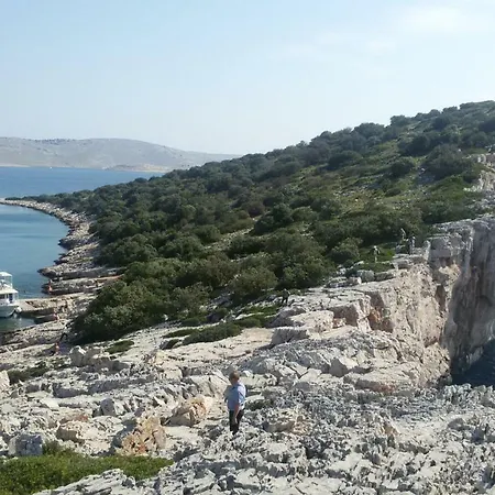 Viktoria Bed & Breakfast 4*