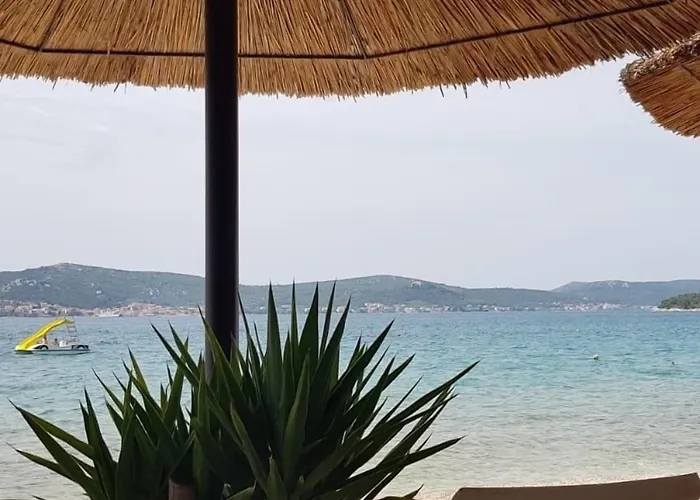 Viktoria לינה וארוחת בוקר