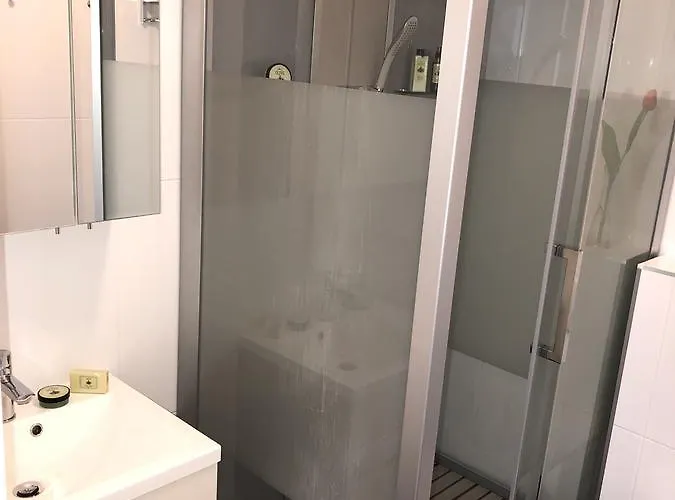 Viktoria לינה וארוחת בוקר