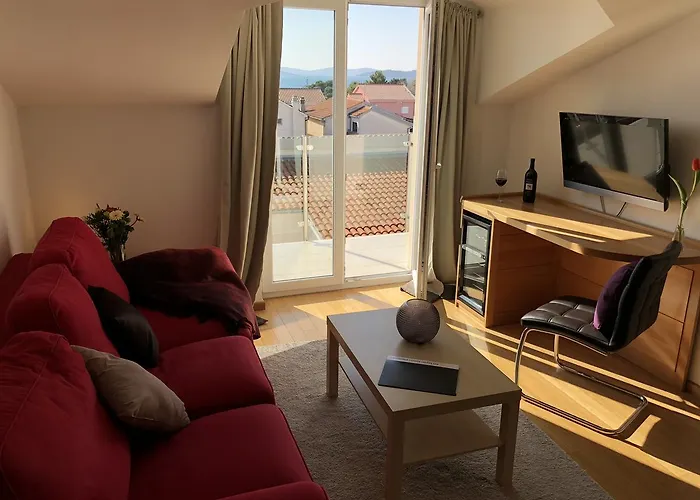 Viktoria לינה וארוחת בוקר 4*