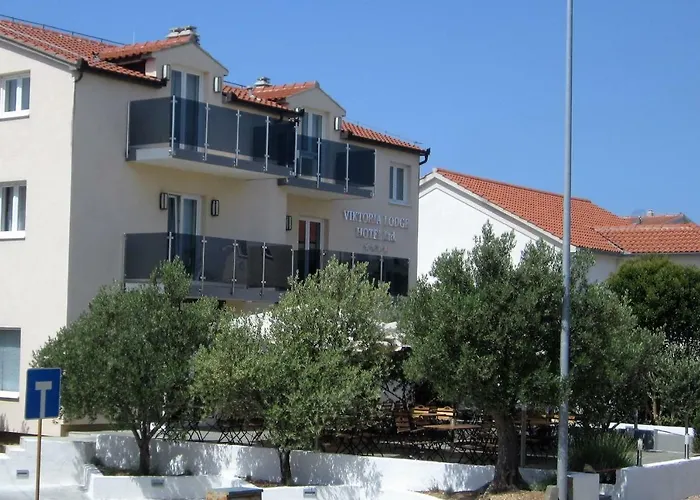 לינה וארוחת בוקר Viktoria